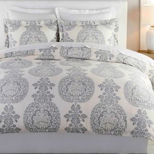 Pottery Barn Lucianna King Duvet & Euro Shams